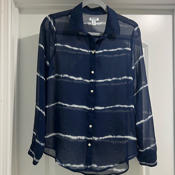 Old Navy Tops - Old Navy 100% sheer polyester long sleeve top NWT